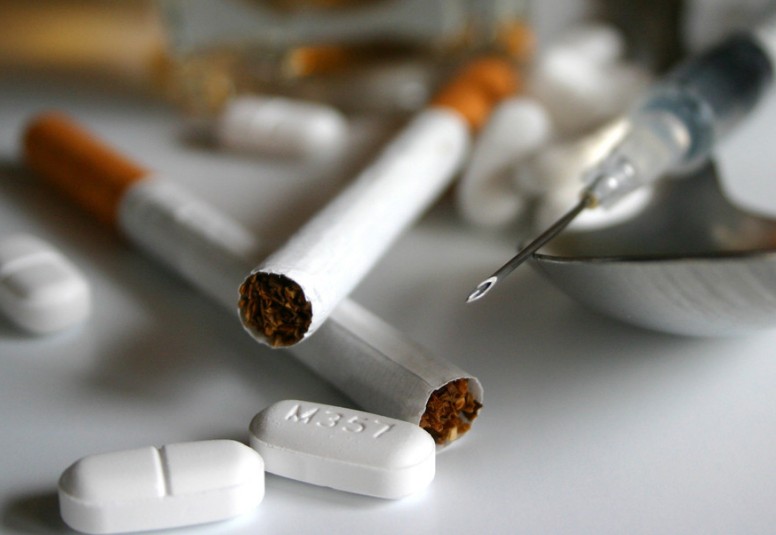 《英国医学杂志》报道:年轻人吸大麻可导致精神疾病